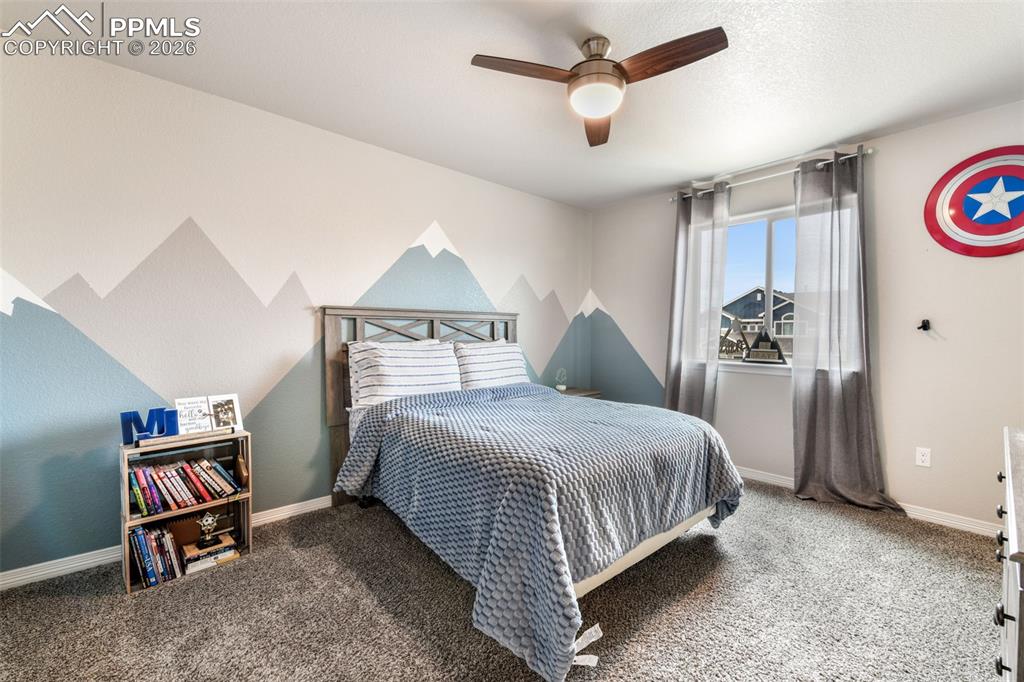 Image 27 of 50: Bedroom