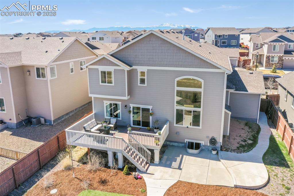 Image 39 of 50: Bedroom