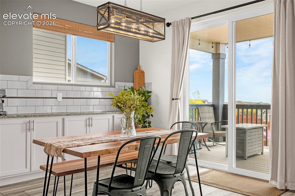 Image 15 of 49: Dining Area