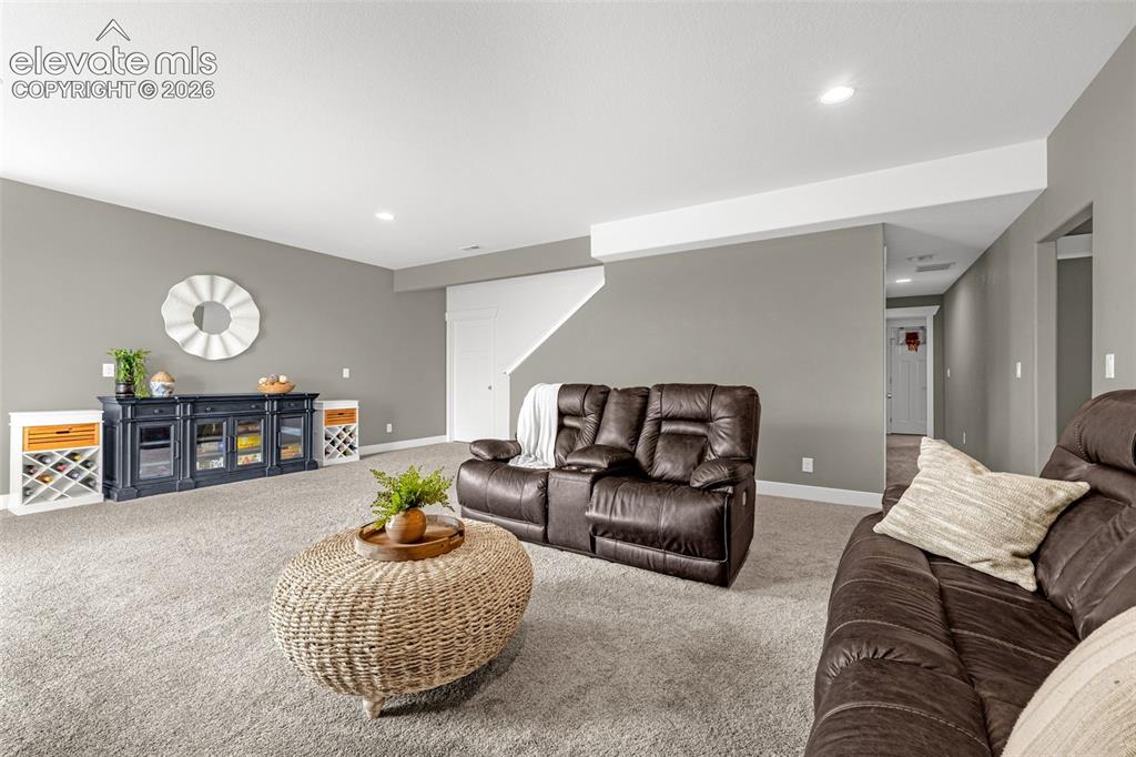Image 38 of 49: Living Room