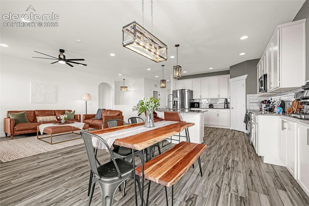 Image 9 of 49: Dining Area