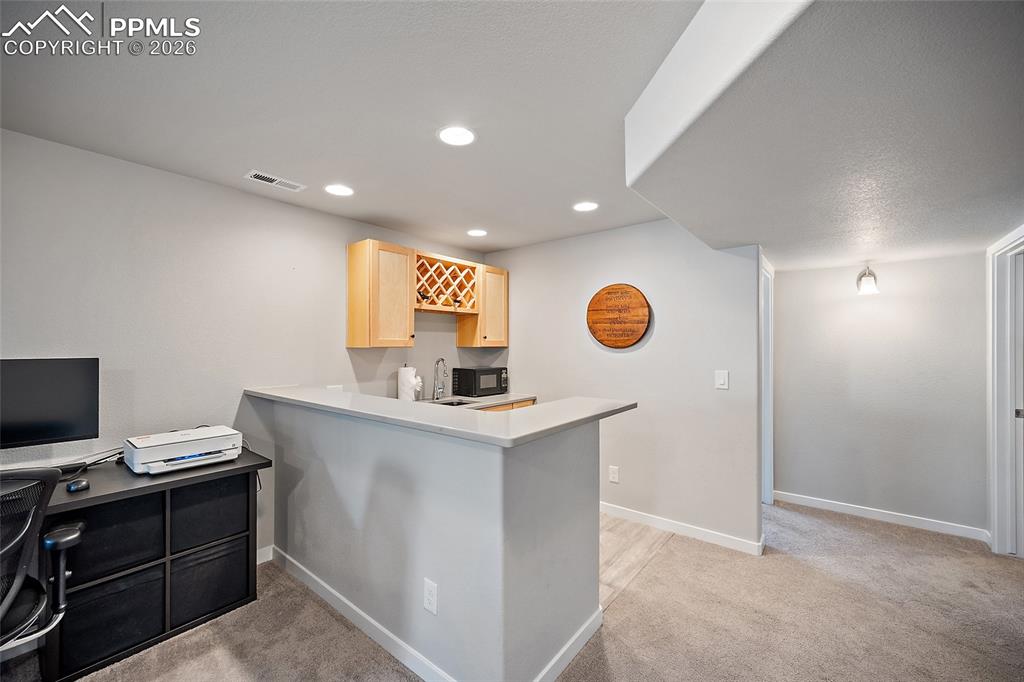 Image 34 of 50: Kitchen