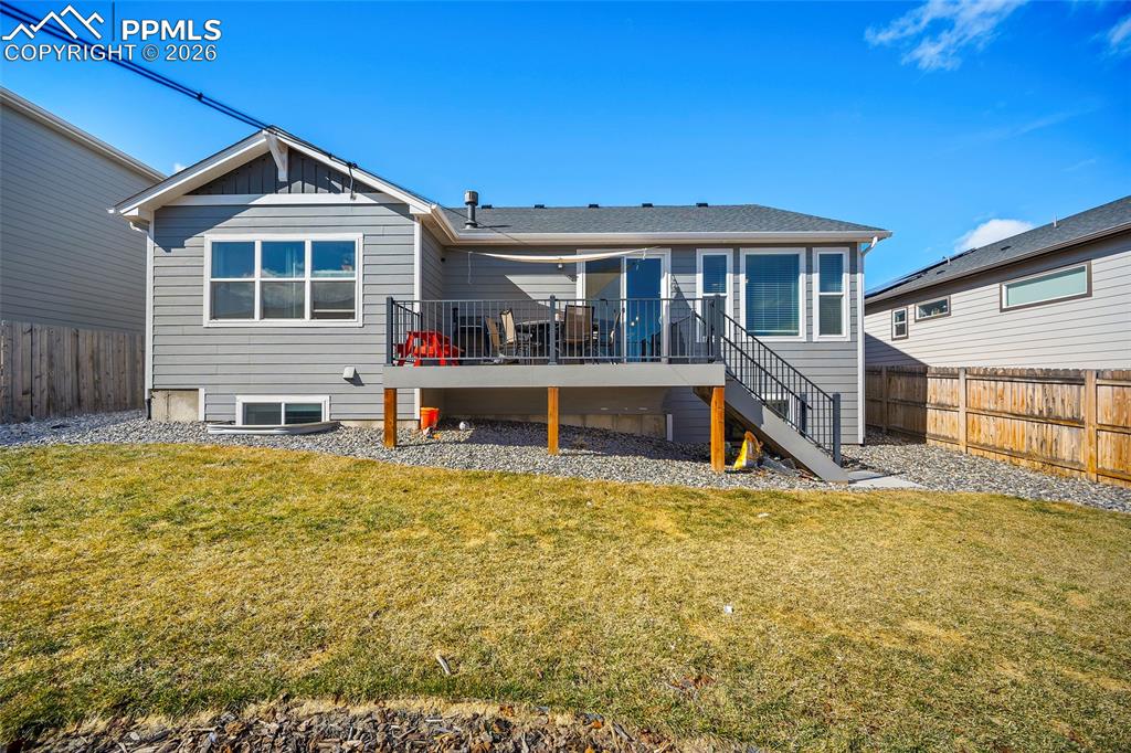 Image 40 of 50: Back of Structure