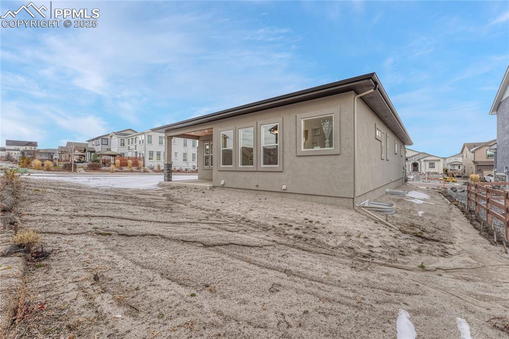 Image 46 of 50: Backyard