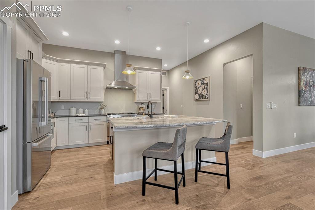 Image 9 of 50: Kitchen