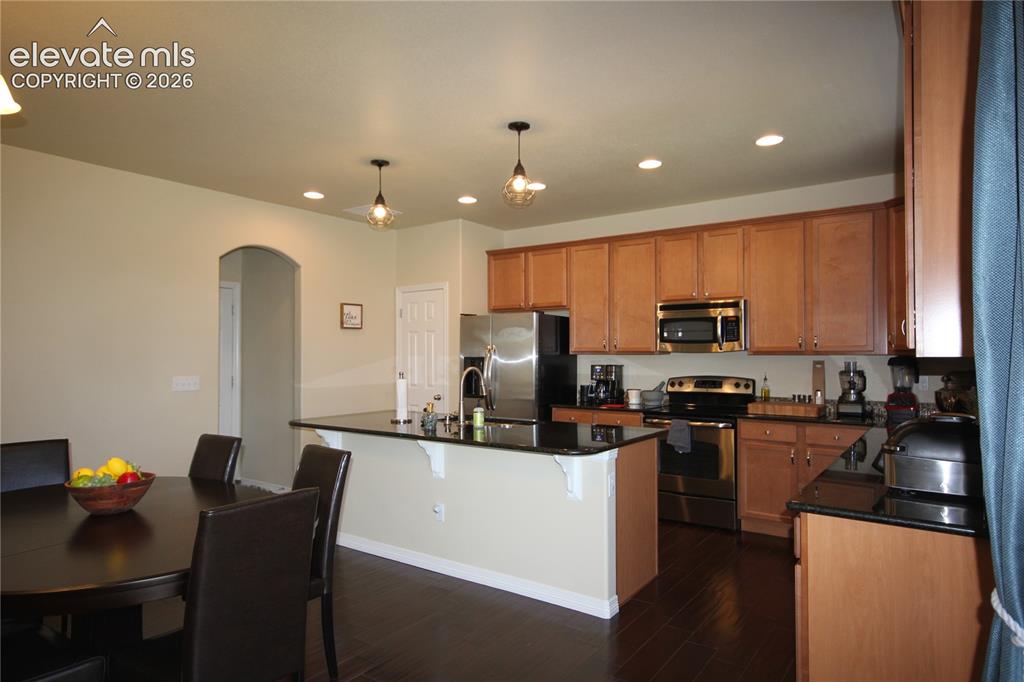 Image 10 of 45: Kitchen