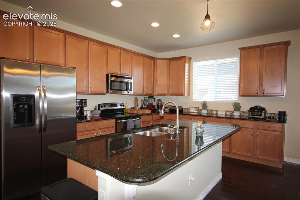 Image 11 of 45: Kitchen