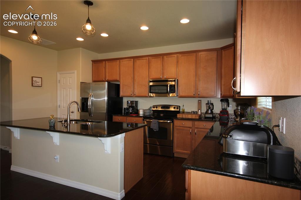 Image 13 of 45: Kitchen
