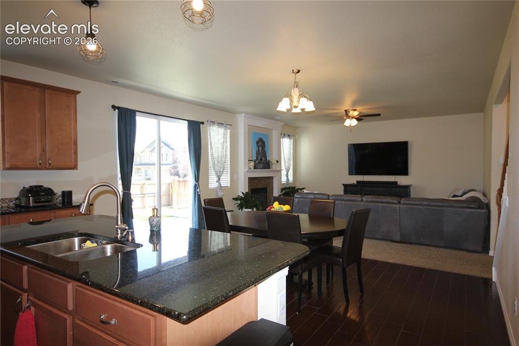 Image 16 of 45: Kitchen