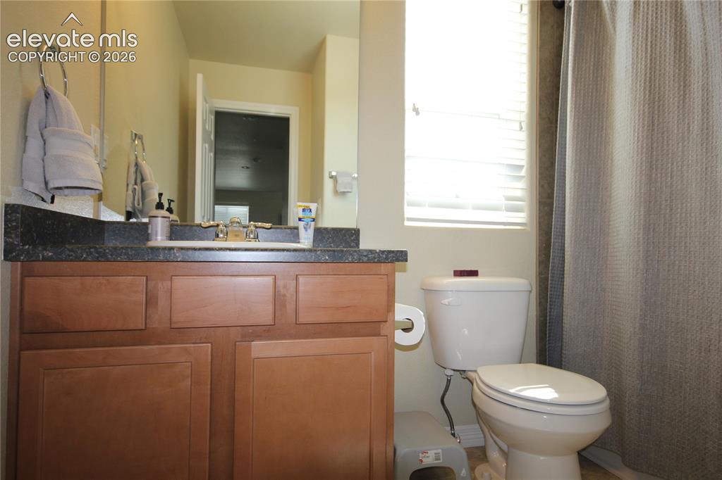 Image 30 of 45: Bathroom