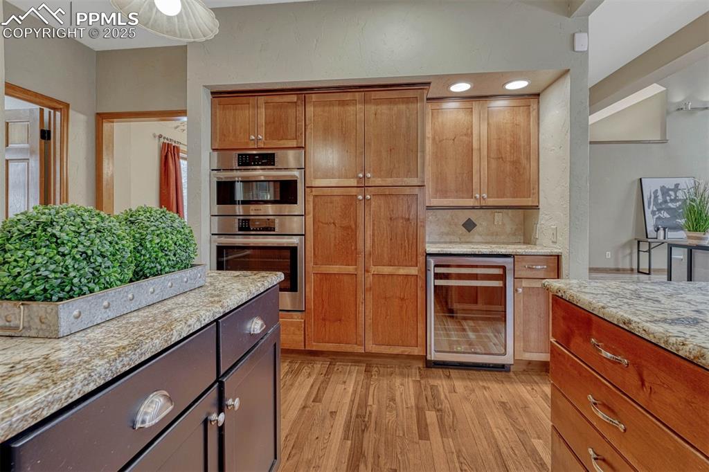 Image 13 of 46: Kitchen