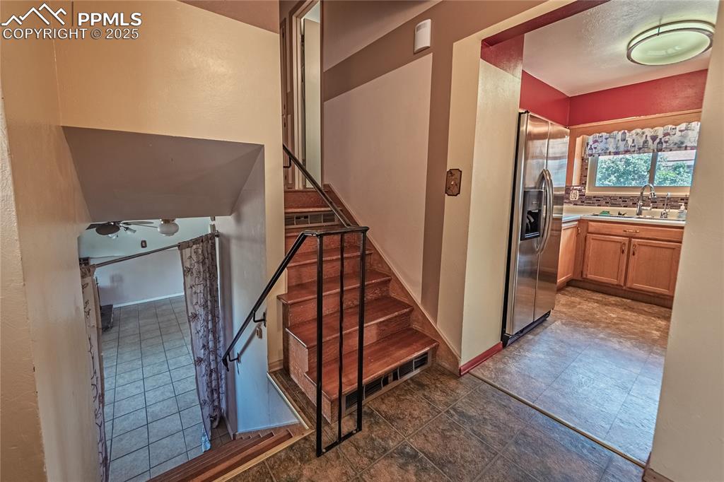 Image 10 of 31: View of staircase