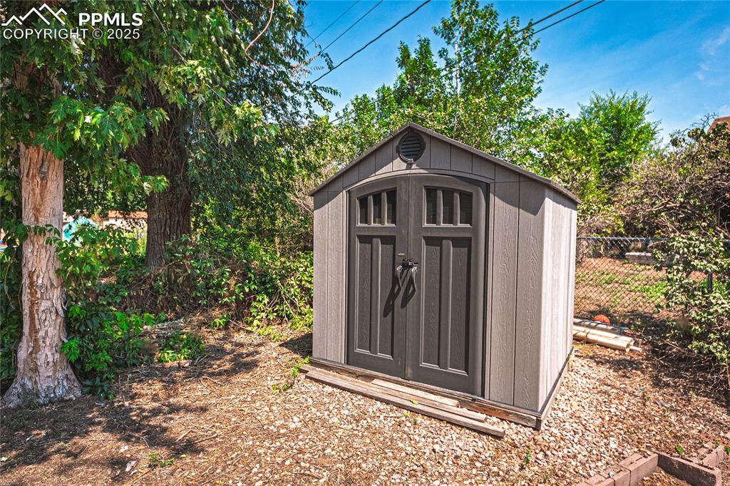 Image 28 of 31: View of shed