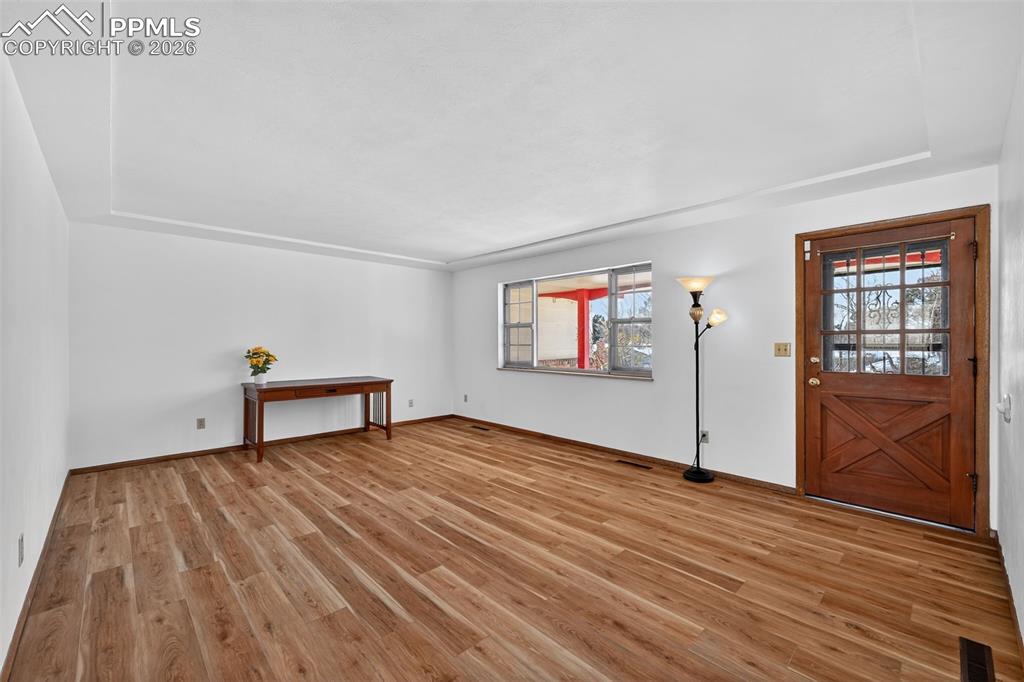 Image 6 of 44: Entry