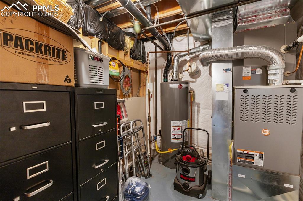 Image 39 of 43: Utility Room