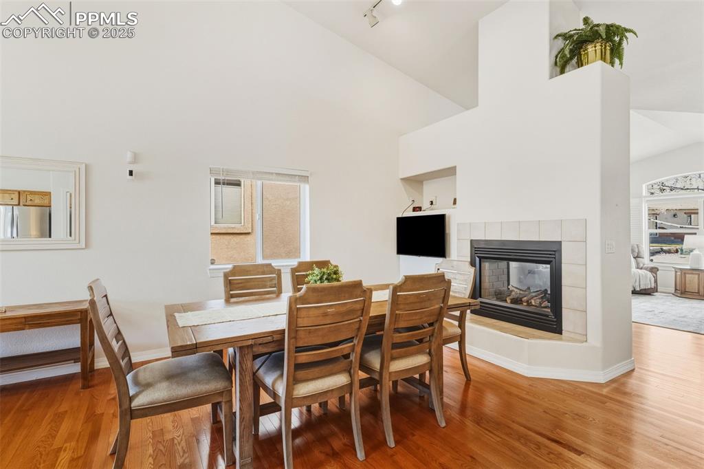 Image 10 of 47: Dining Area