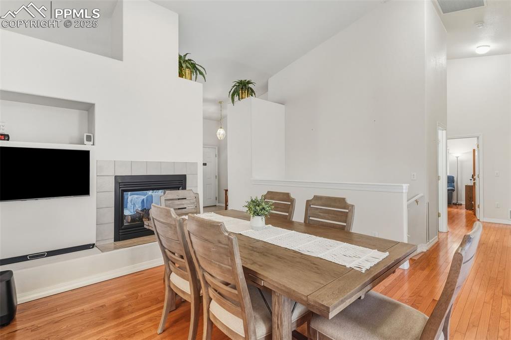 Image 11 of 47: Dining Area