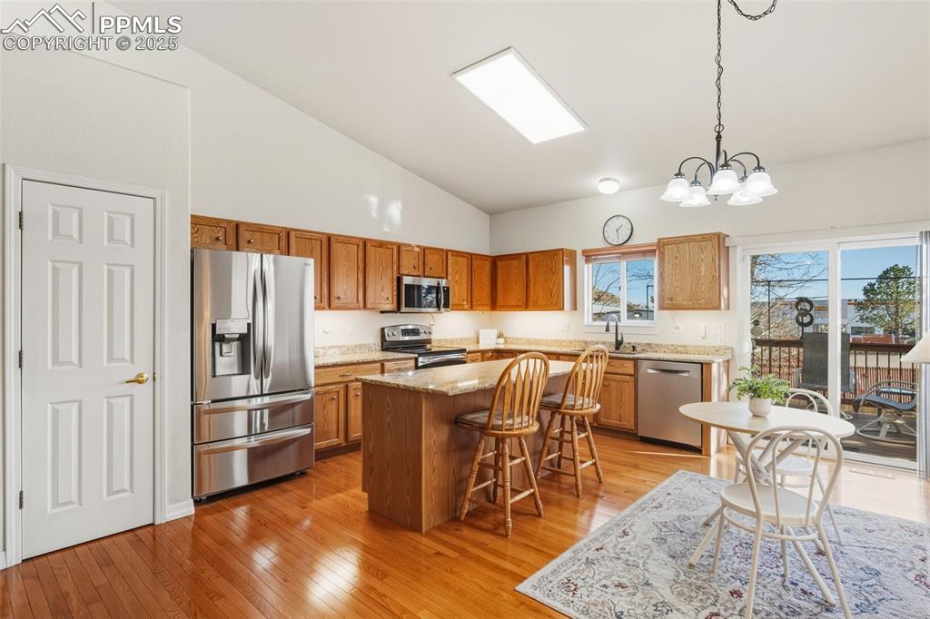 Image 13 of 47: Kitchen