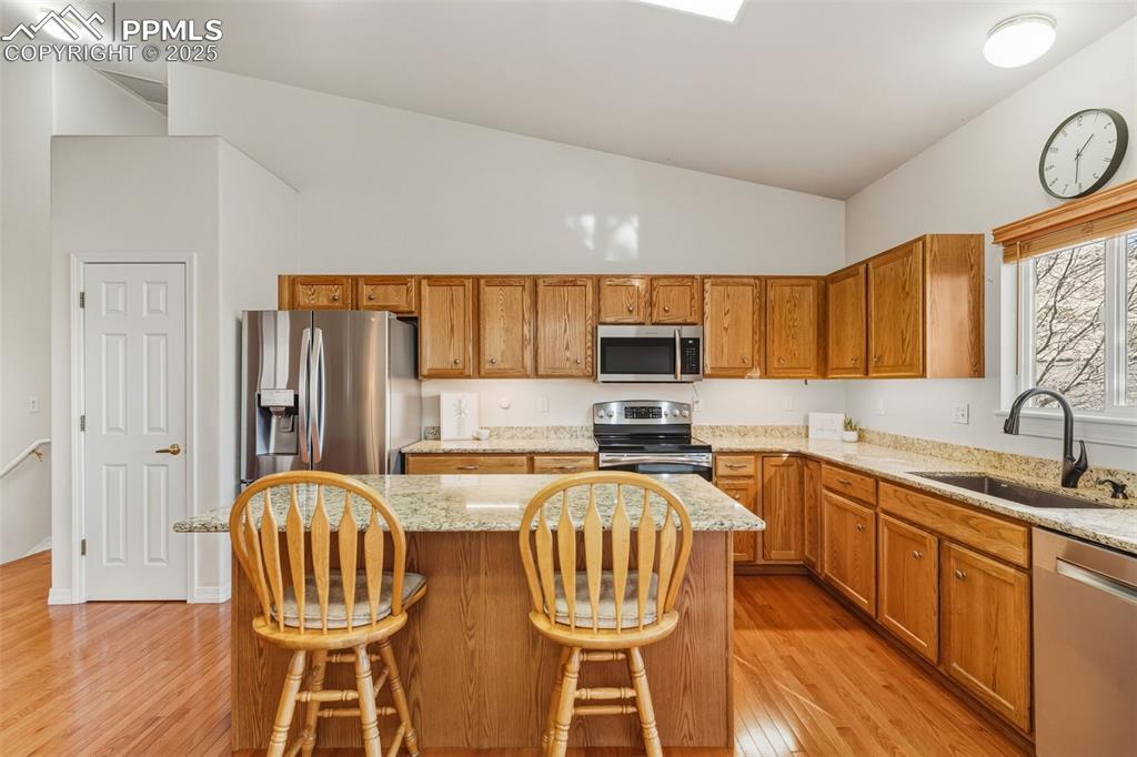 Image 14 of 47: Kitchen