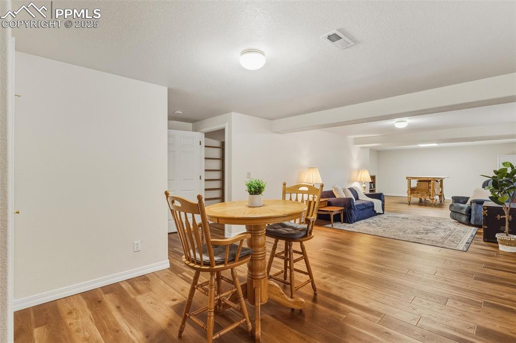 Image 28 of 47: Dining Area