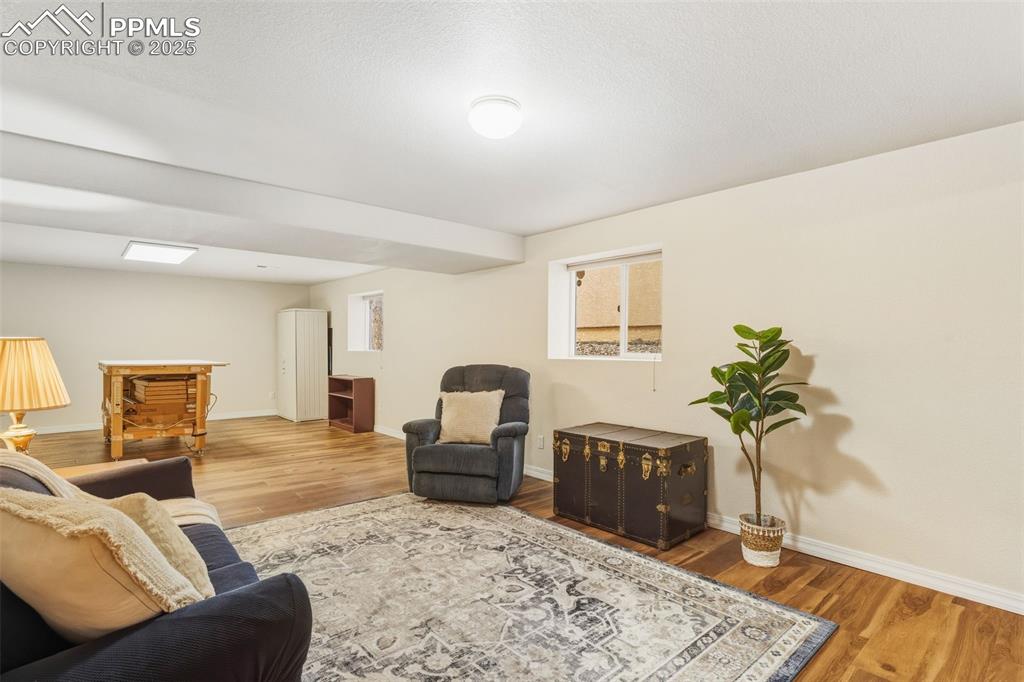 Image 37 of 47: Living Room