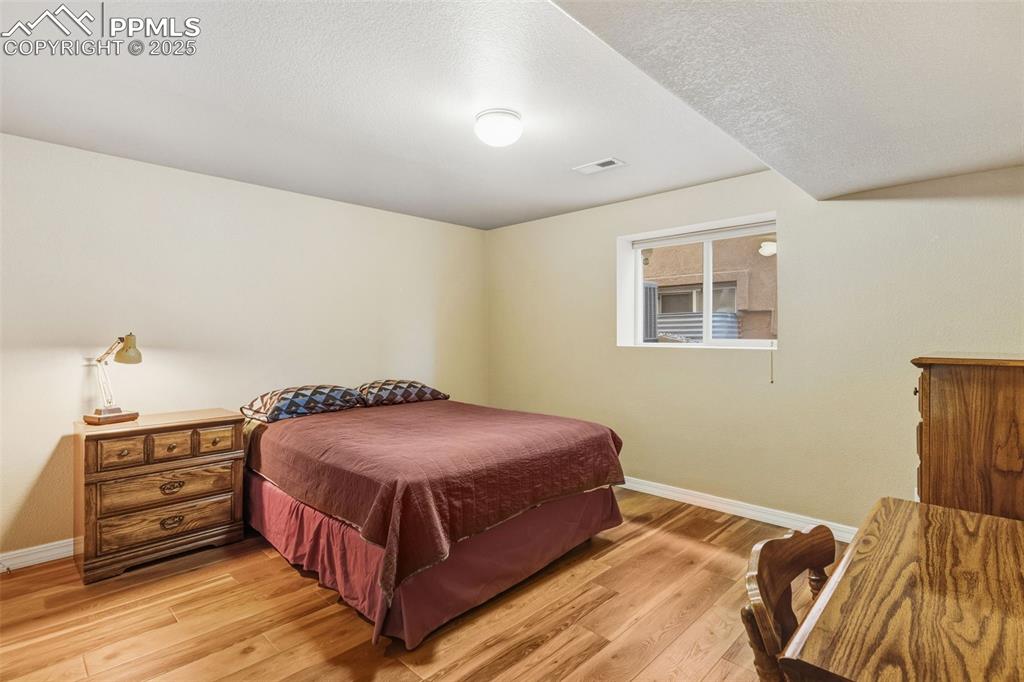 Image 38 of 47: Bedroom