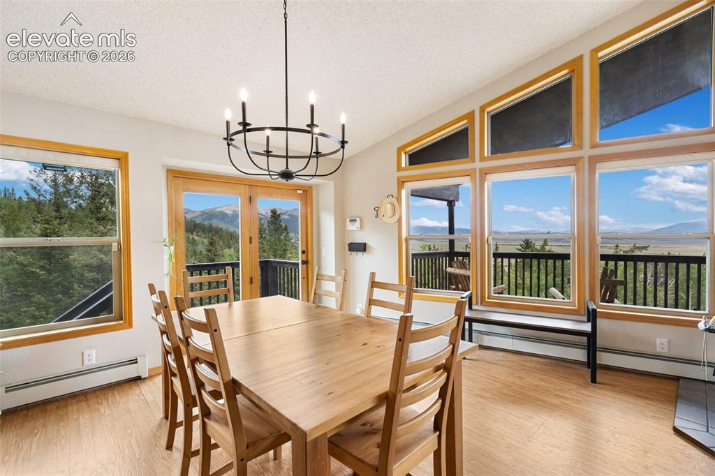 Image 11 of 45: Dining Area