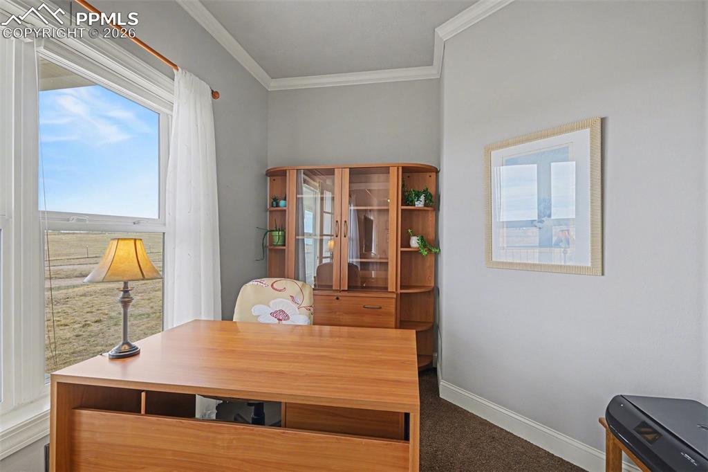 Image 14 of 45: Office