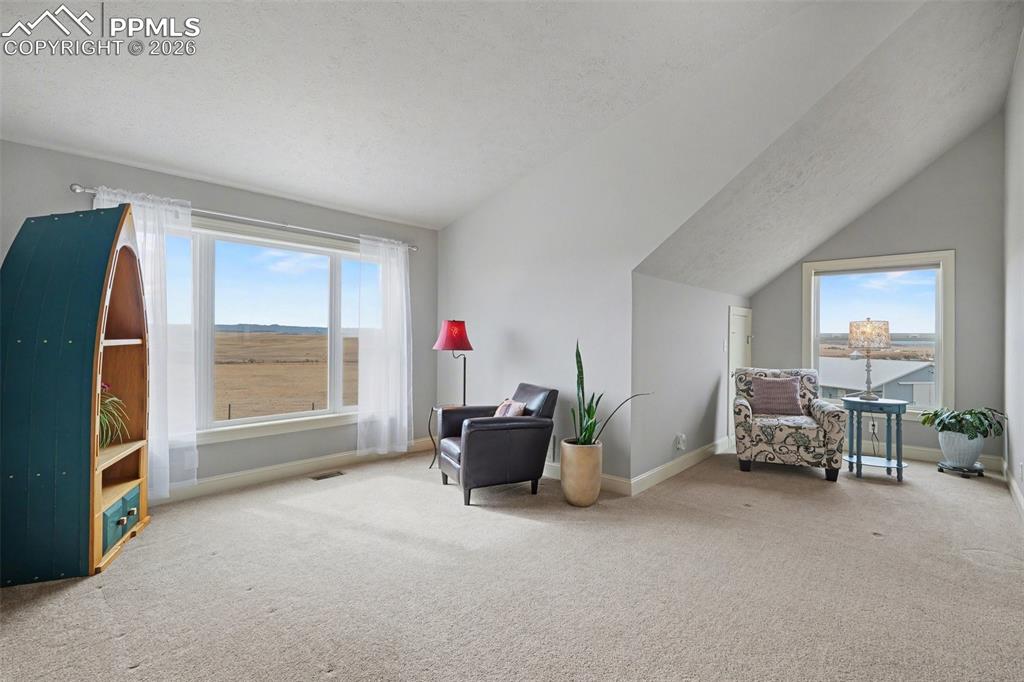 Image 22 of 45: Sitting Room