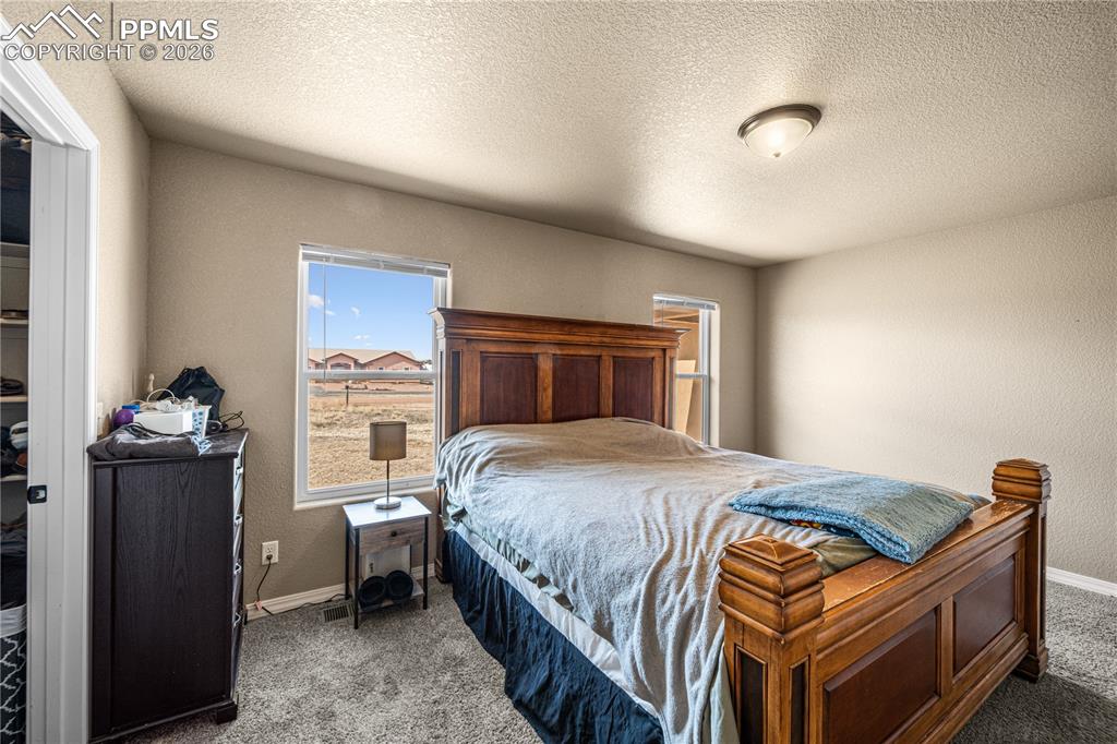 Image 13 of 32: Bedroom