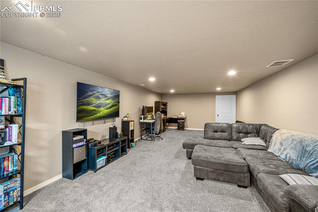 Image 17 of 32: Living Room