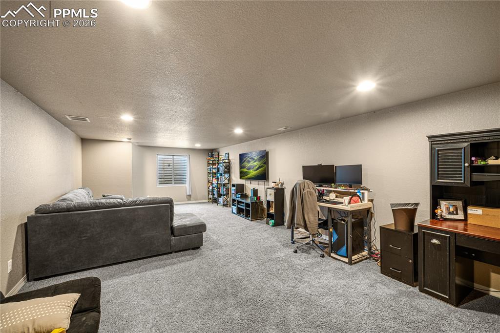 Image 18 of 32: Living Room