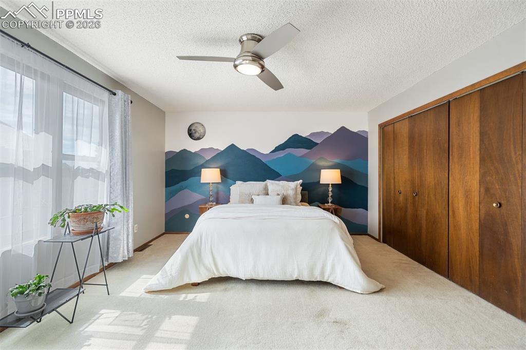 Image 26 of 41: Bedroom