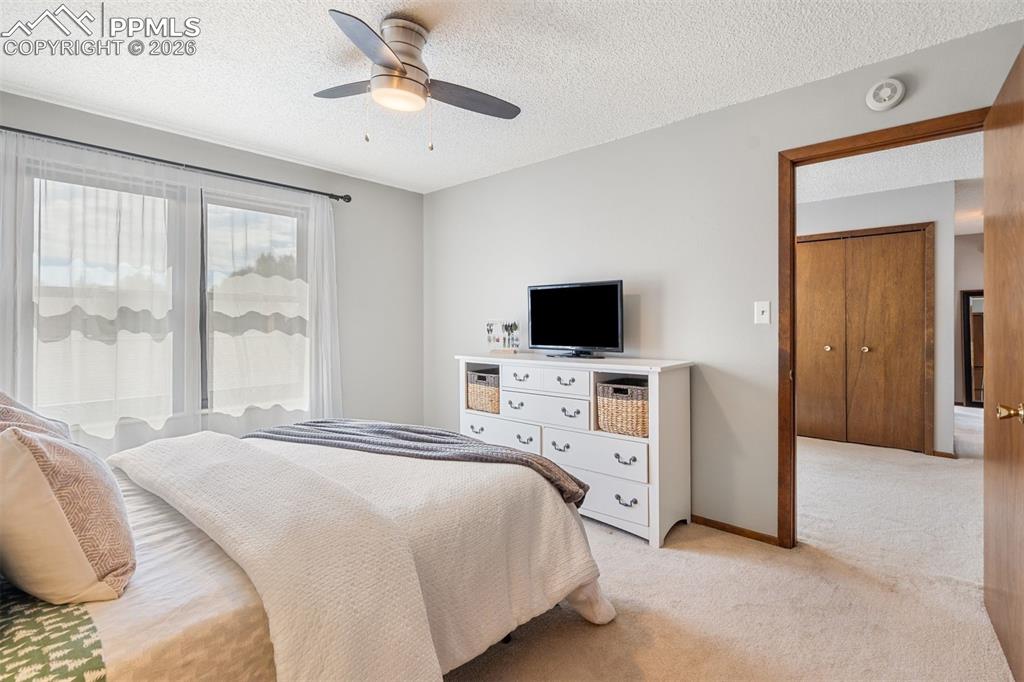 Image 33 of 41: Bedroom