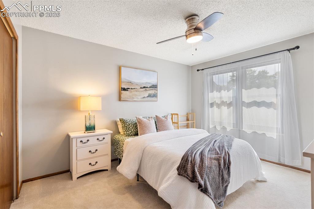 Image 34 of 41: Bedroom