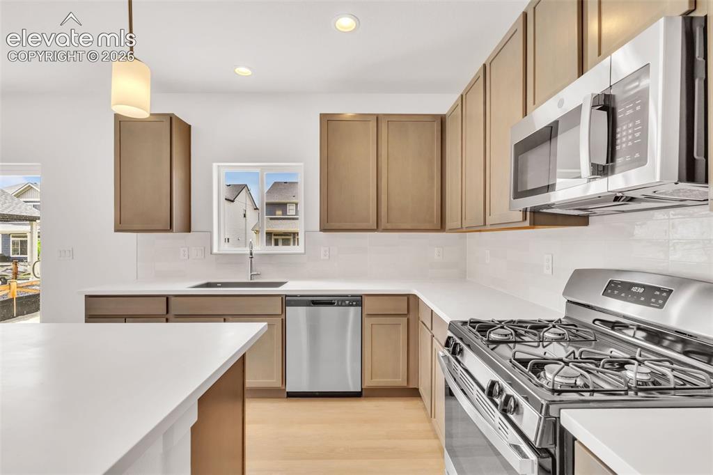 Image 14 of 36: Kitchen