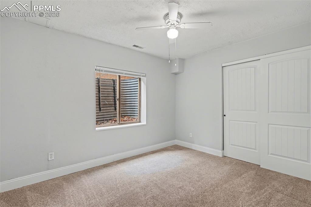 Image 23 of 35: Bedroom