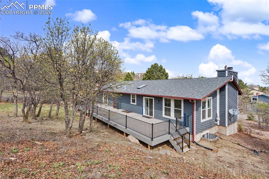 Image 28 of 35: Back of Structure