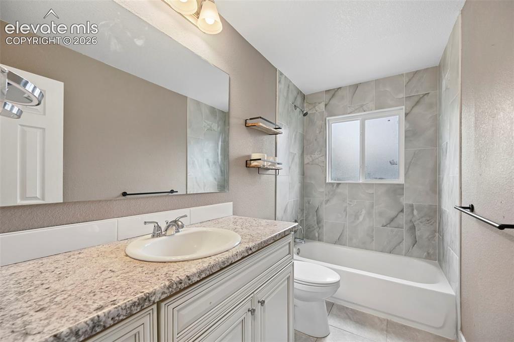 Image 13 of 34: Bathroom