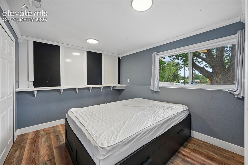 Image 17 of 34: Bedroom