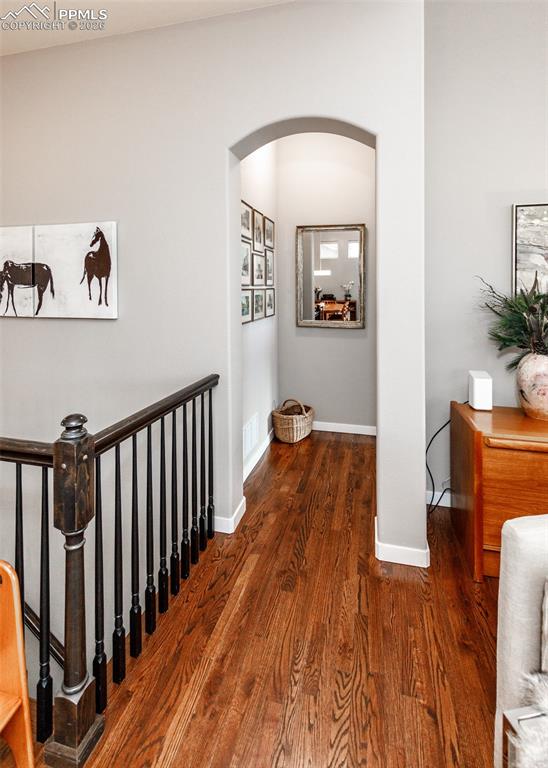 Image 20 of 50: Hallway