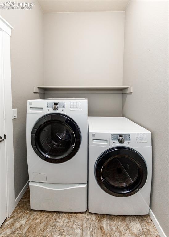 Image 21 of 50: Laundry