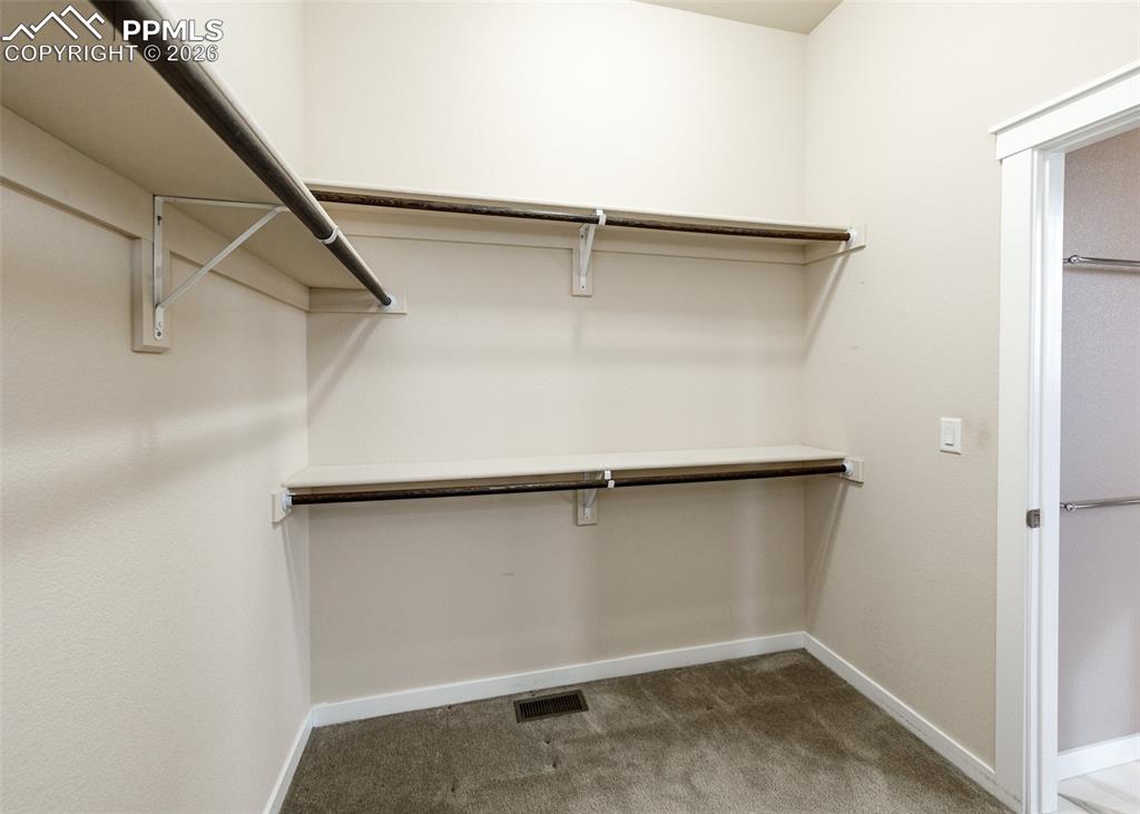 Image 31 of 50: Closet