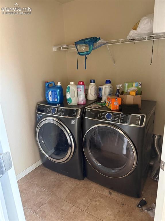 Image 8 of 8: Laundry