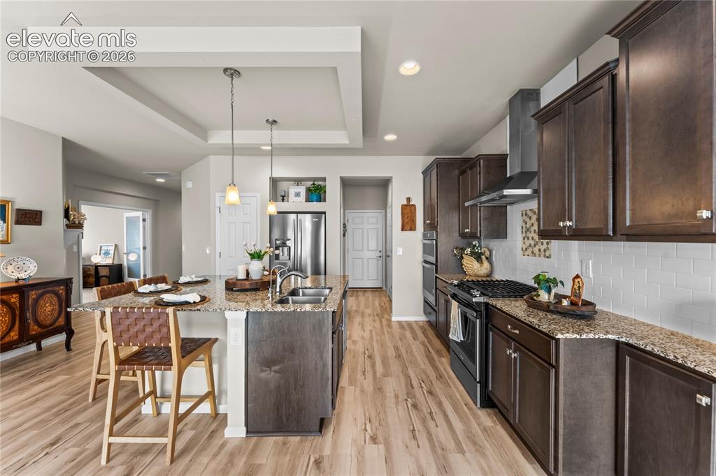 Image 17 of 36: Kitchen