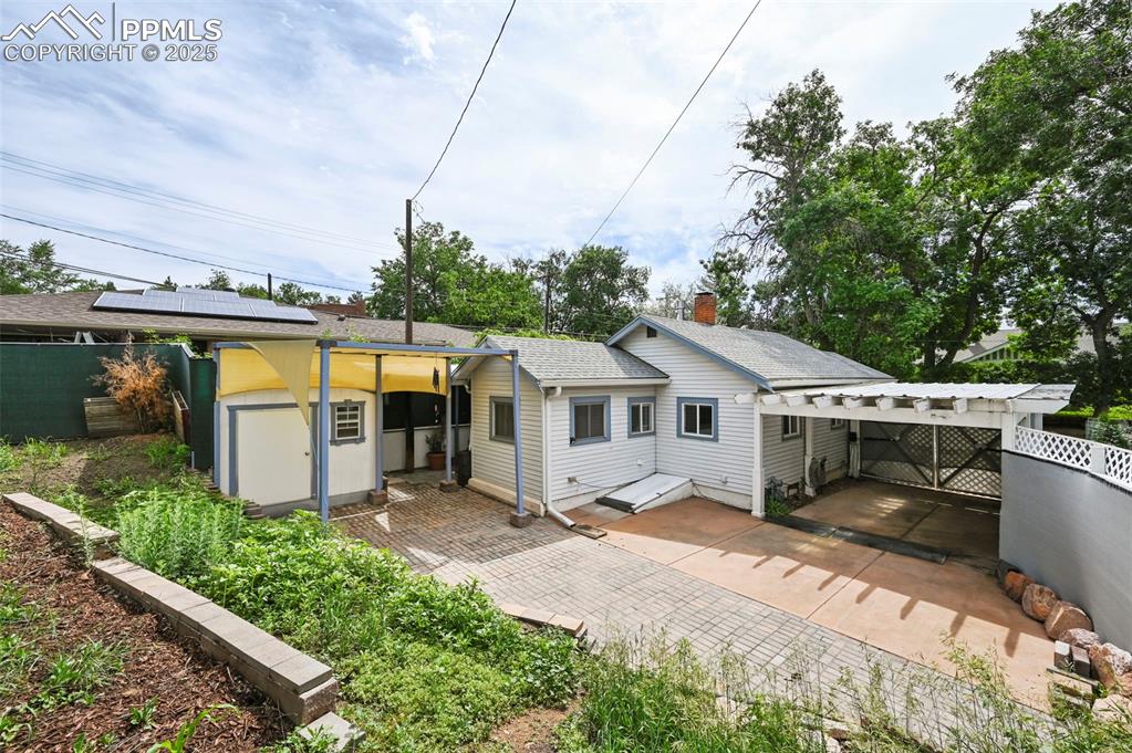 Image 18 of 25: Back of Structure