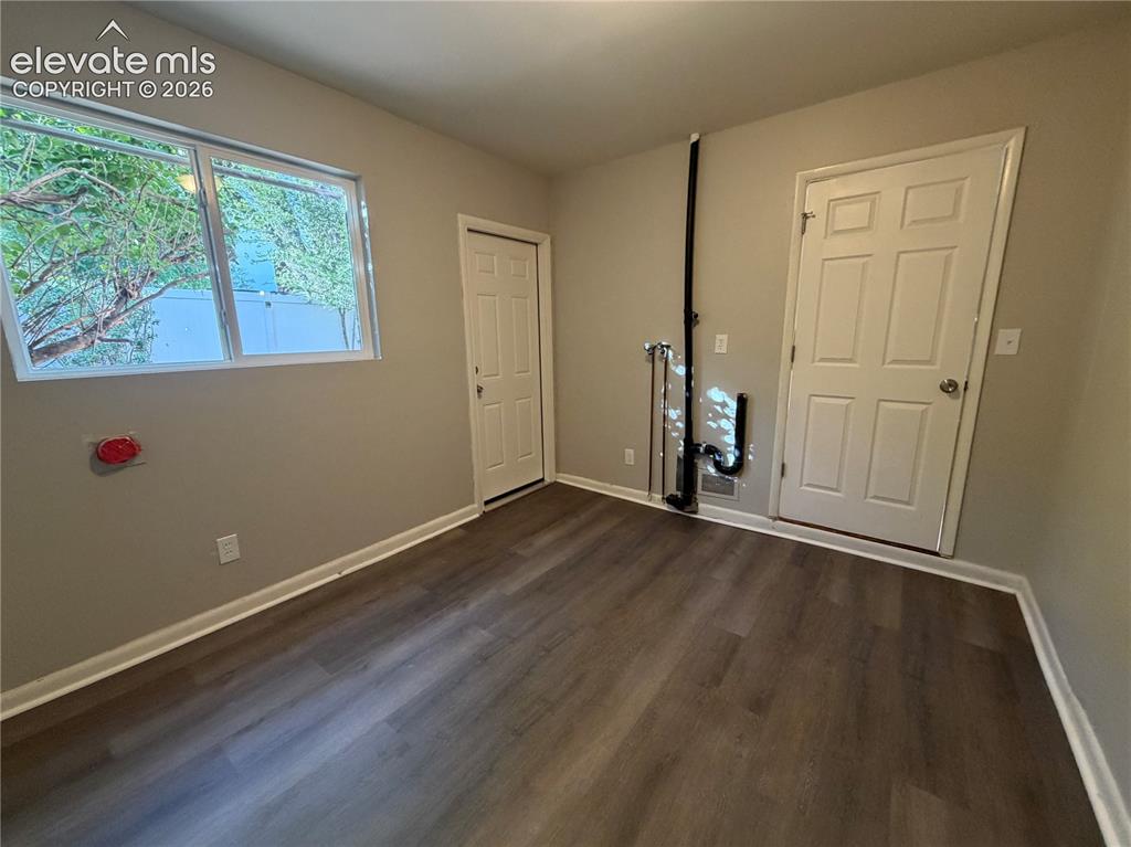Image 19 of 34: Living Room