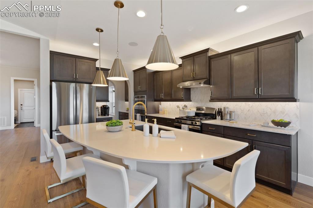 Image 15 of 50: Kitchen