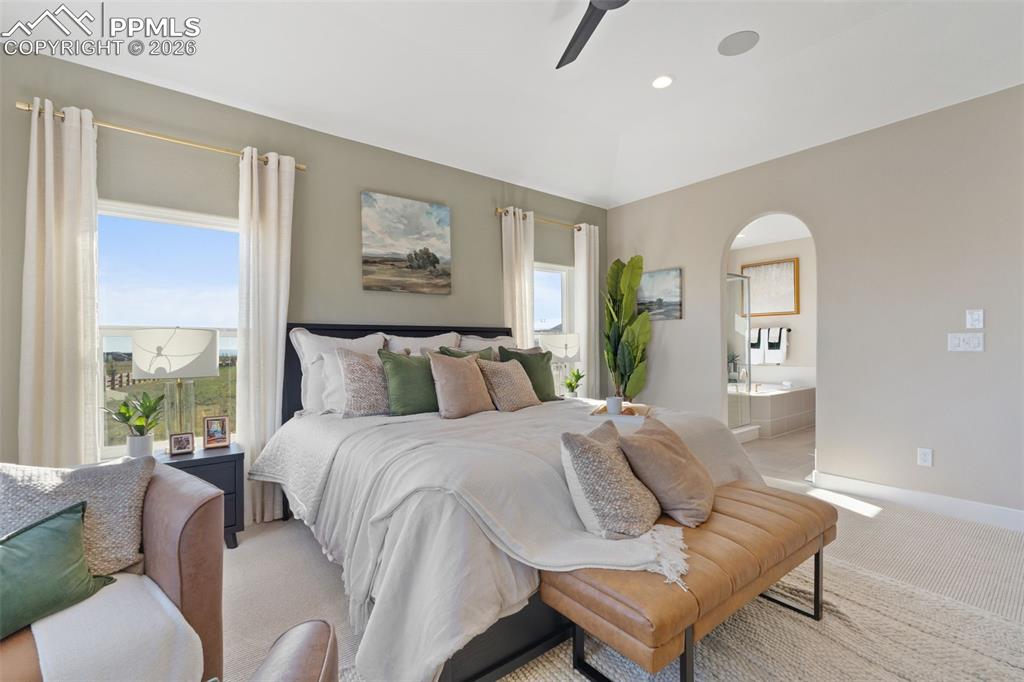 Image 24 of 50: Bedroom