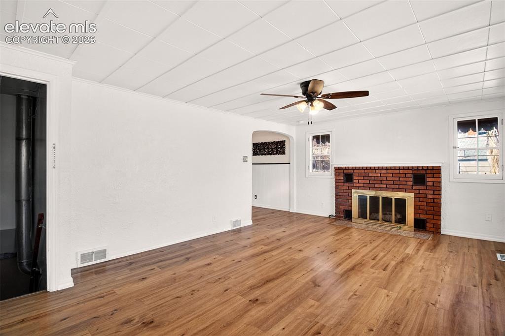 Image 7 of 41: Living Room